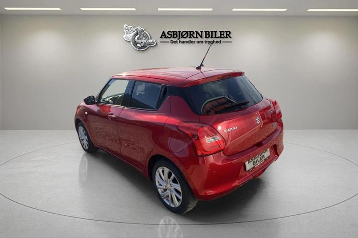 Rød Suzuki Swift fra 2020