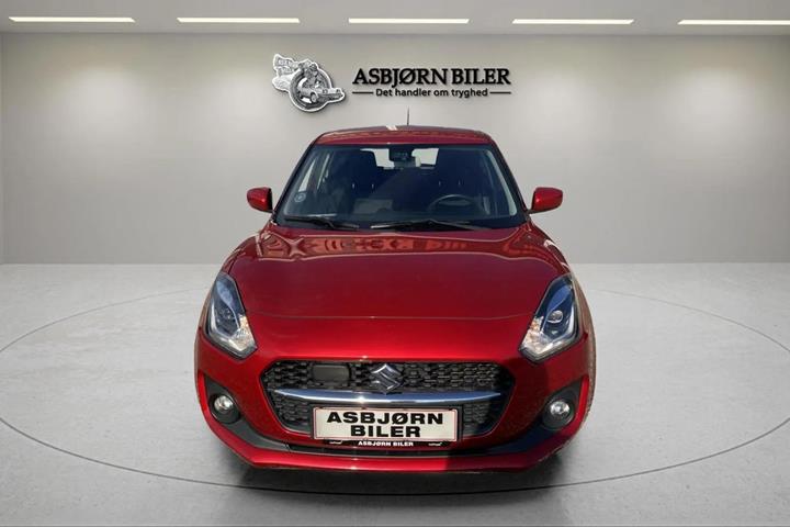Rød Suzuki Swift fra 2020