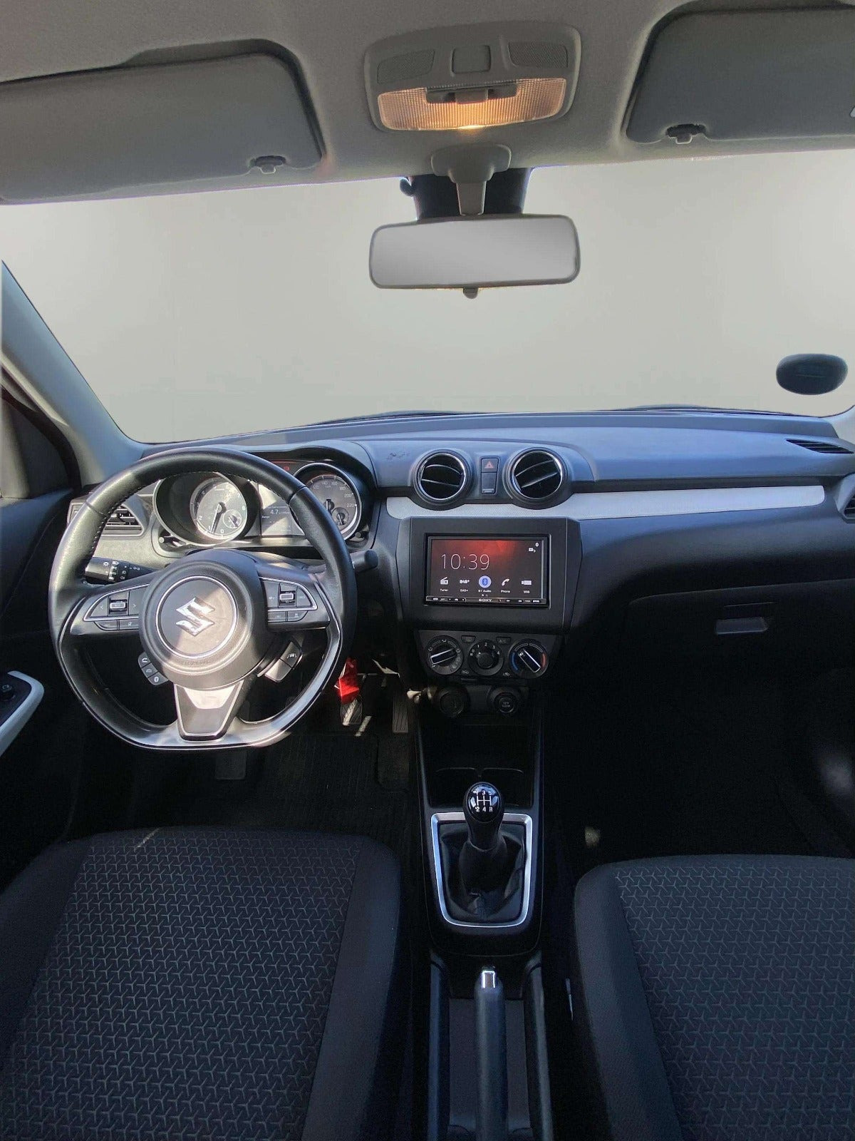 Rød Suzuki Swift fra 2020