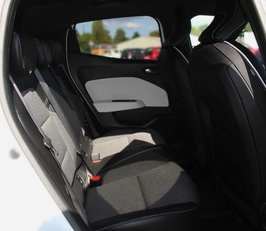 Hvid Renault Clio V fra 2020