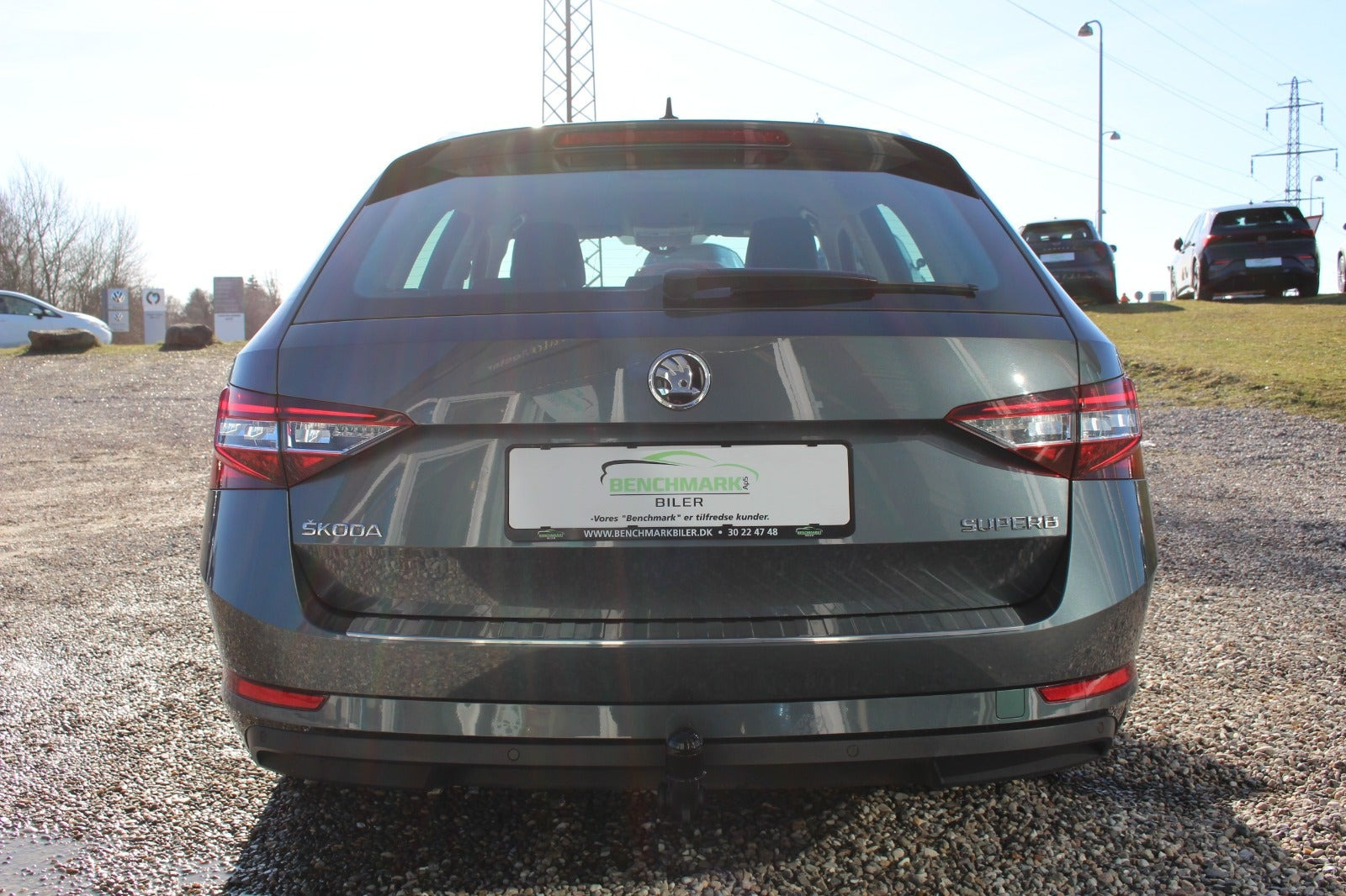 Grå Skoda Superb fra 2019