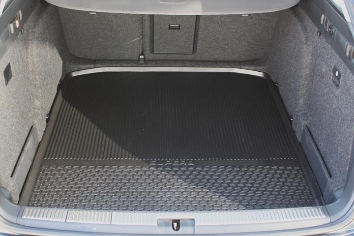 Grå Skoda Superb fra 2019