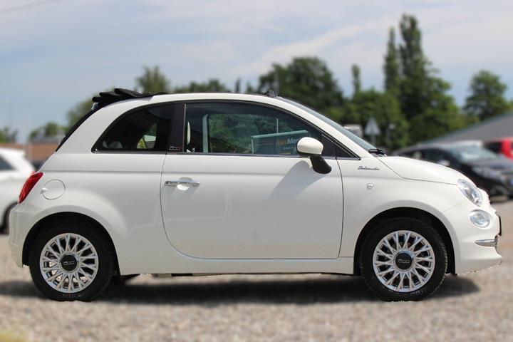 Hvid Fiat 500C fra 2022