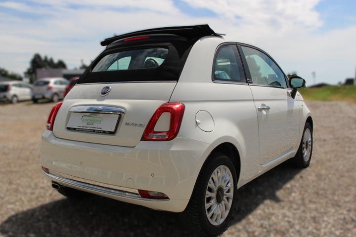 Hvid Fiat 500C fra 2022