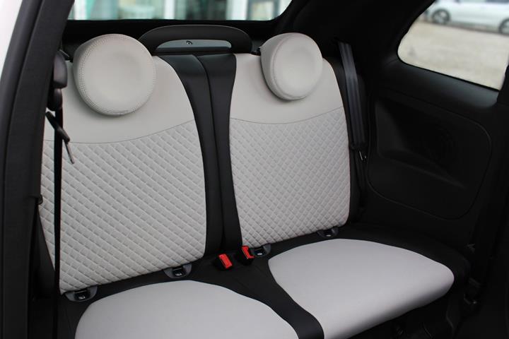 Hvid Fiat 500C fra 2022