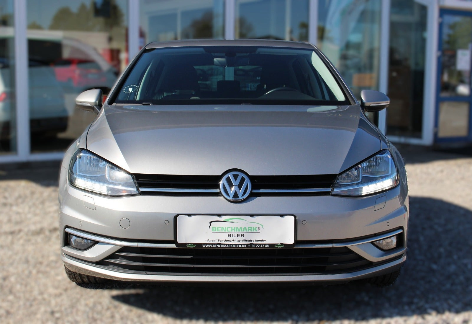 Beige VW Golf VII fra 2019