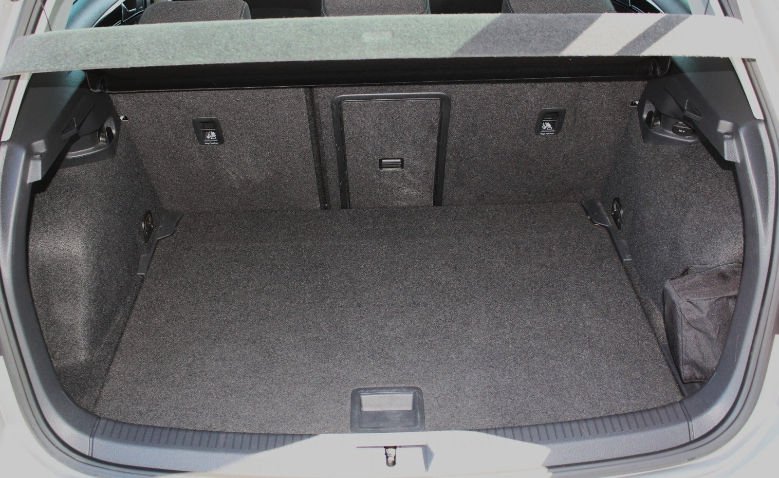 Beige VW Golf VII fra 2019