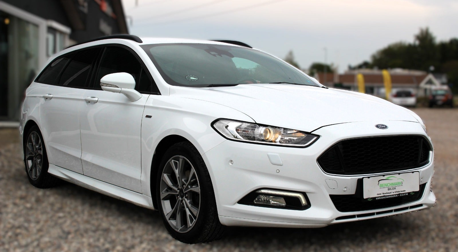 Hvid Ford Mondeo fra 2018