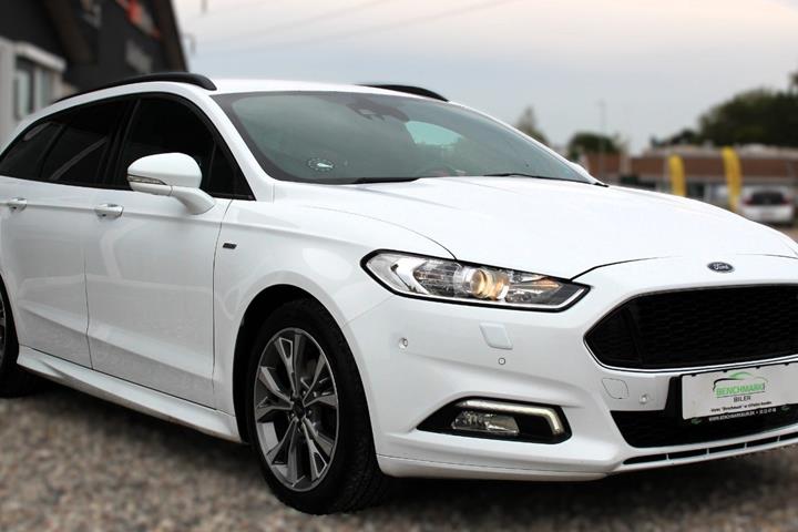Hvid Ford Mondeo fra 2018