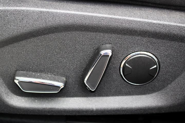 Hvid Ford Mondeo fra 2018