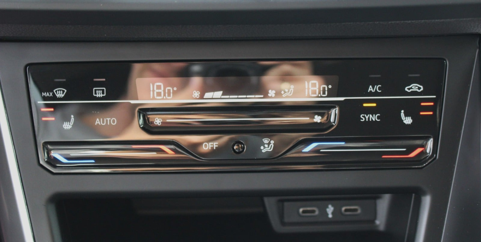 Sort VW Polo fra 2022
