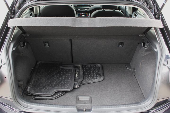 Sort VW Polo fra 2022