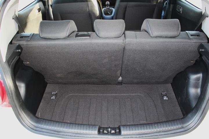Hvid Hyundai i10 fra 2014