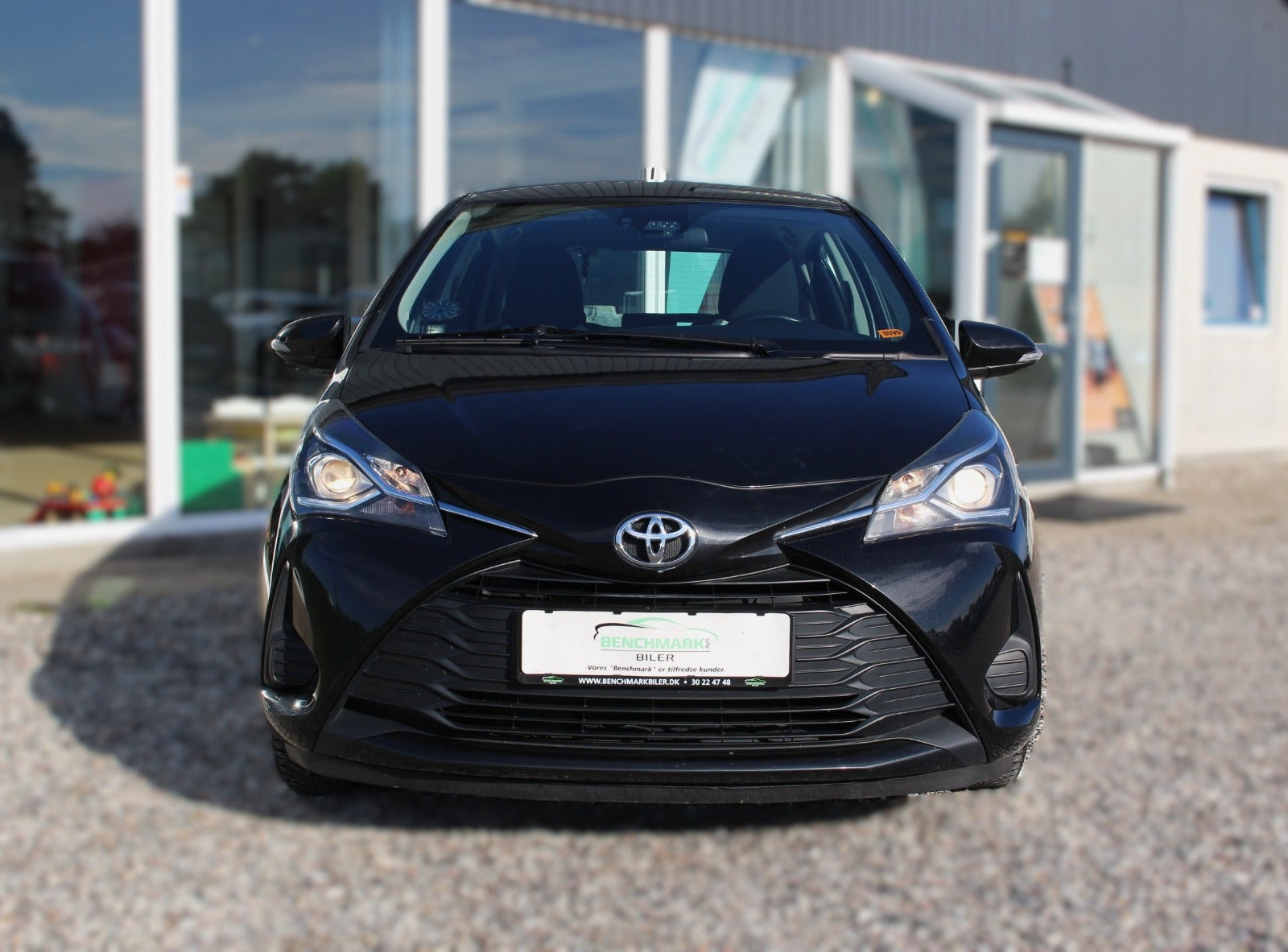Sort Toyota Yaris fra 2017