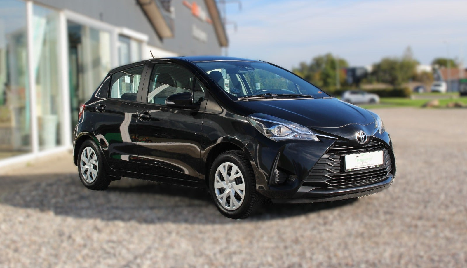Sort Toyota Yaris fra 2017