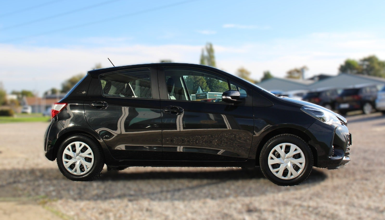 Sort Toyota Yaris fra 2017