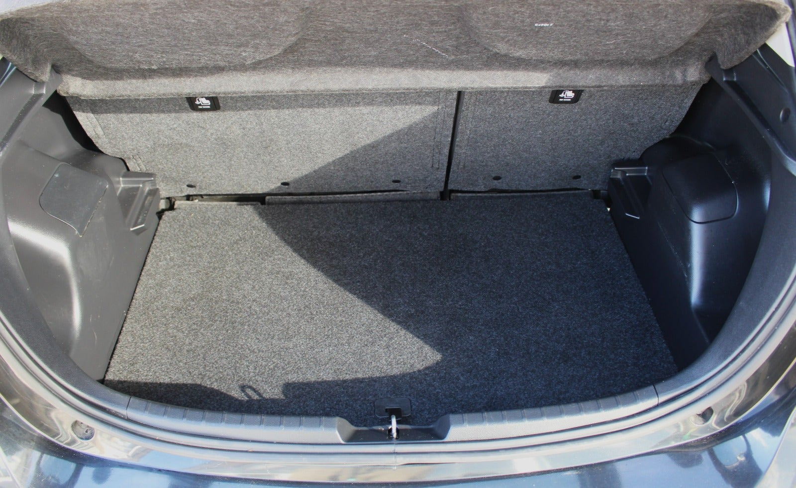 Sort Toyota Yaris fra 2017
