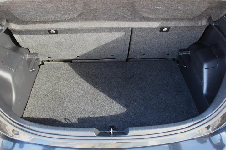 Sort Toyota Yaris fra 2017