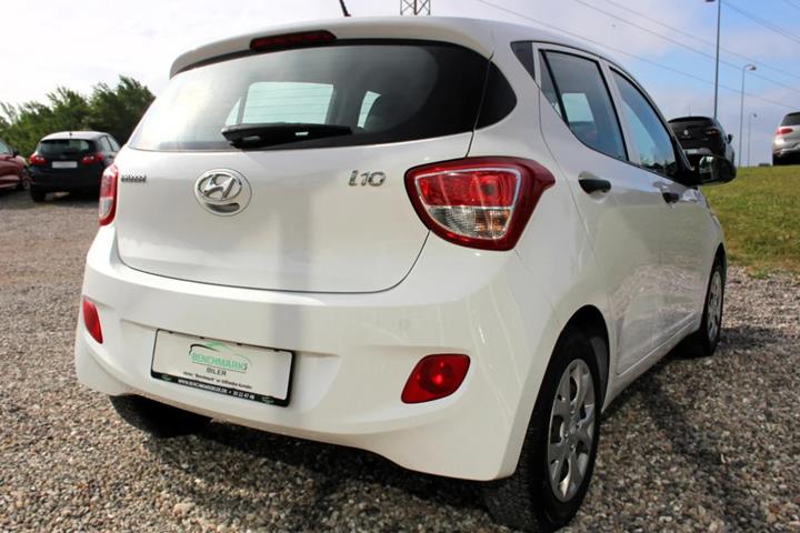 Hvid Hyundai i10 fra 2015
