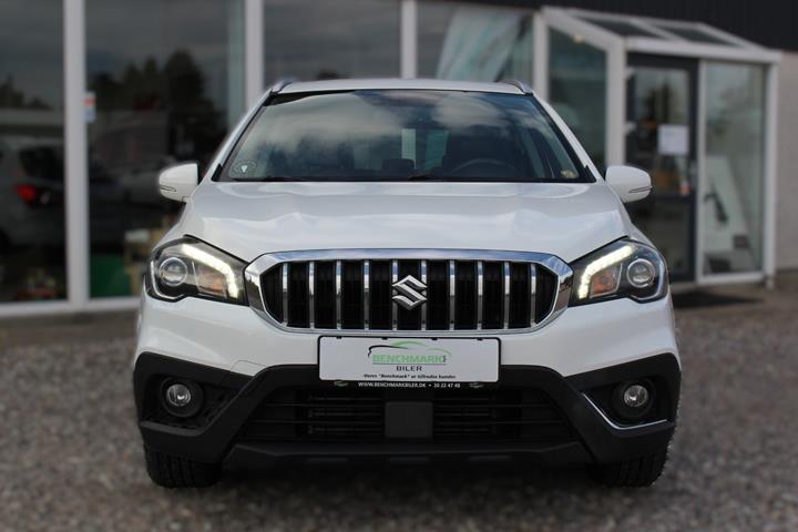 Hvid Suzuki S-Cross fra 2016
