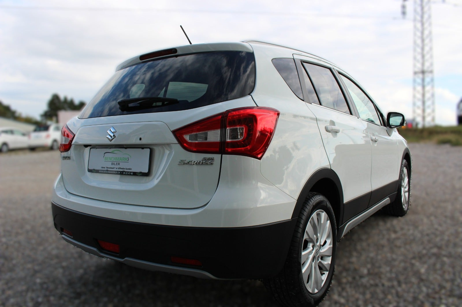 Hvid Suzuki S-Cross fra 2016