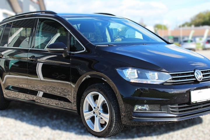 Sort VW Touran fra 2018
