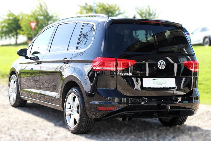 Sort VW Touran fra 2018