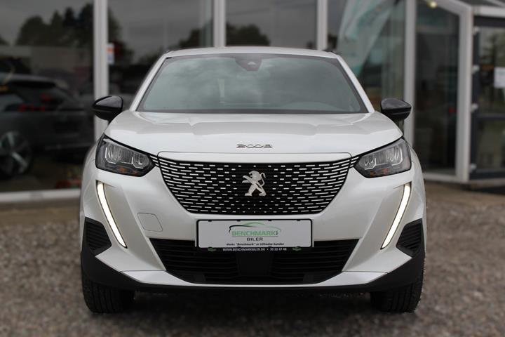 Hvid Peugeot e-2008 fra 2023
