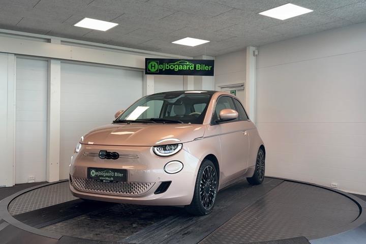Gul Fiat 500e fra 2023 set udefra