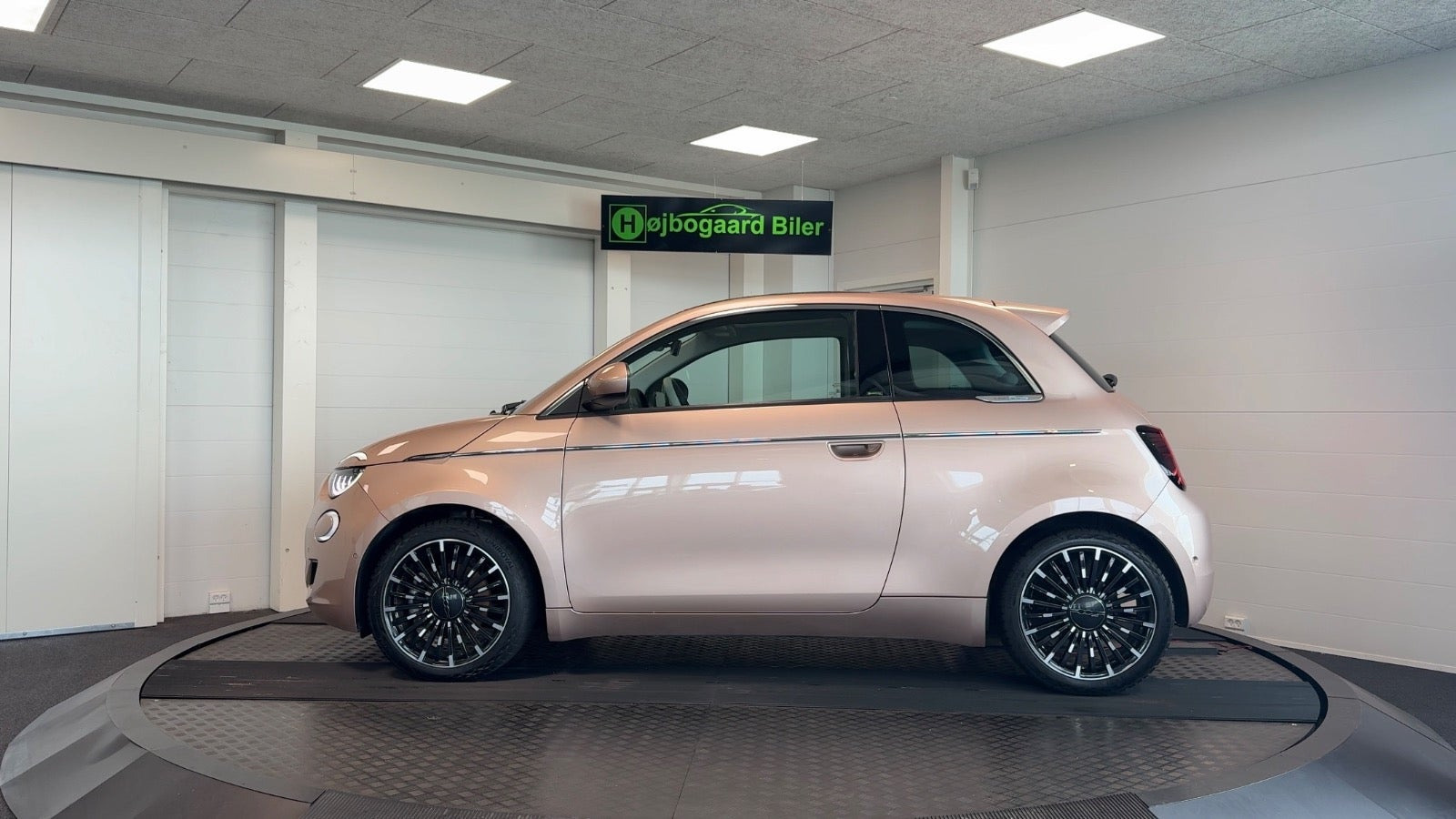 Gul Fiat 500e fra 2023