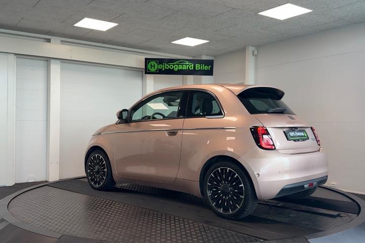 Gul Fiat 500e fra 2023