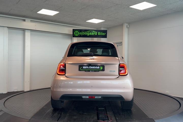 Gul Fiat 500e fra 2023