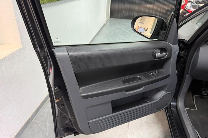 undefined Mitsubishi Colt fra 2011