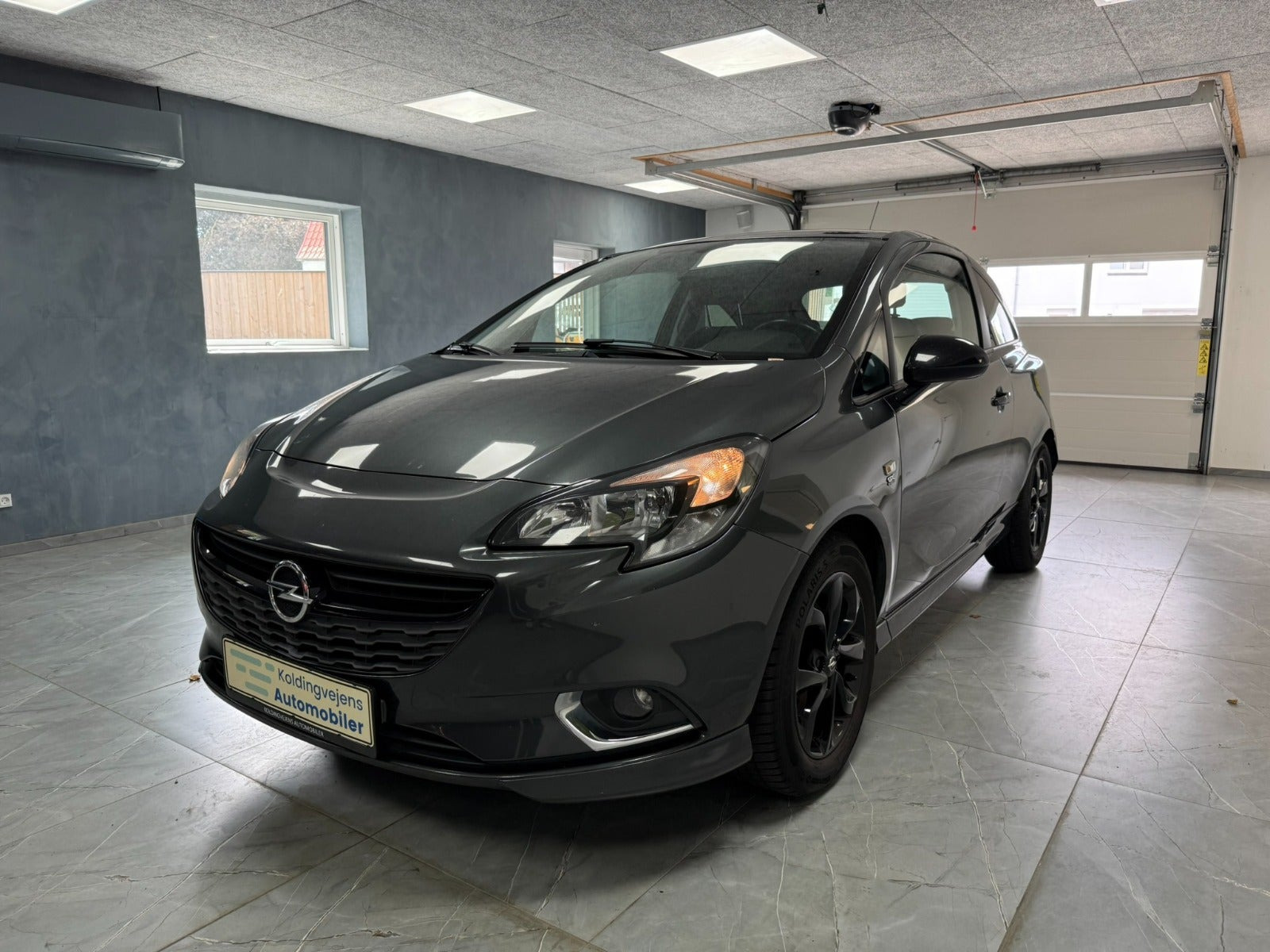 Rød Opel Corsa fra 2017