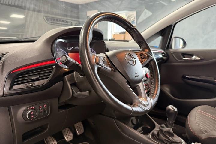 Rød Opel Corsa fra 2017