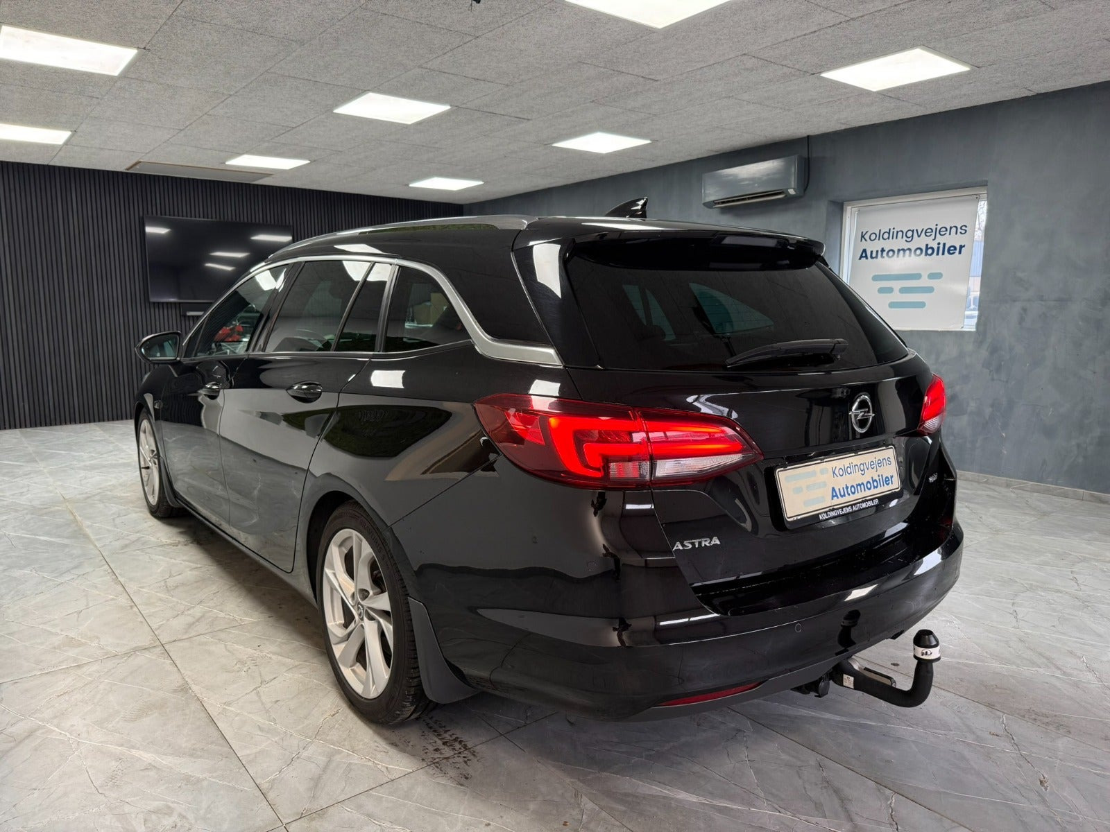 undefined Opel Astra fra 2017
