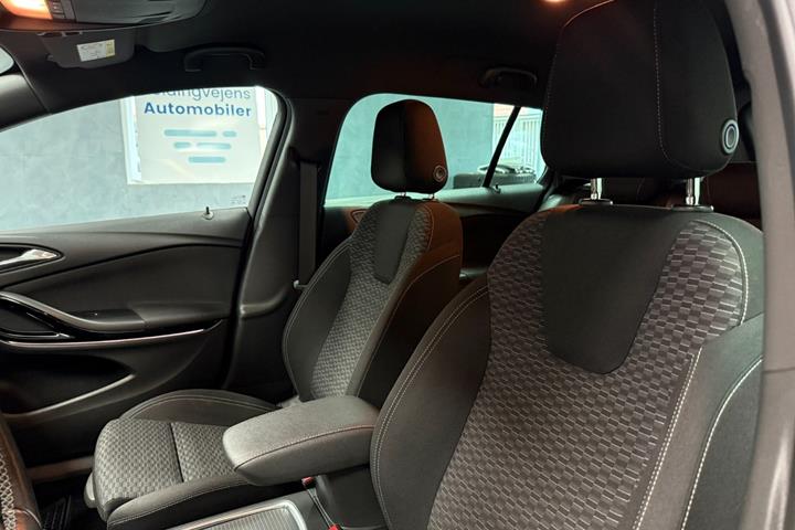 undefined Opel Astra fra 2017