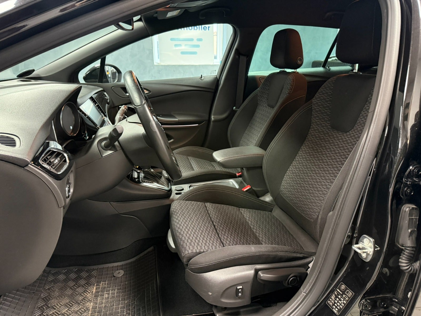 undefined Opel Astra fra 2017