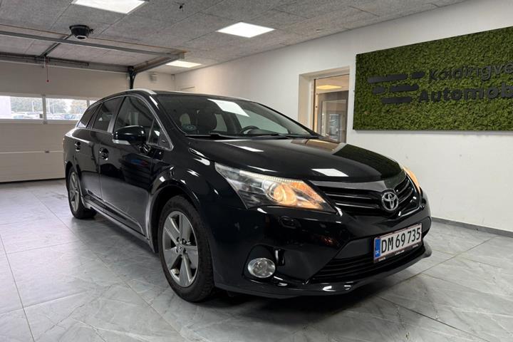 undefined Toyota Avensis fra 2015