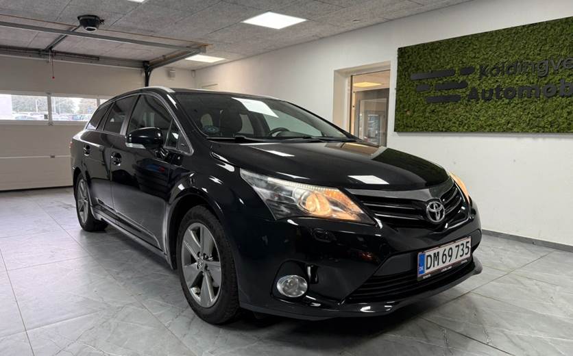 Toyota Avensis 1,8 VVT-i T2 Premium Touring Sports