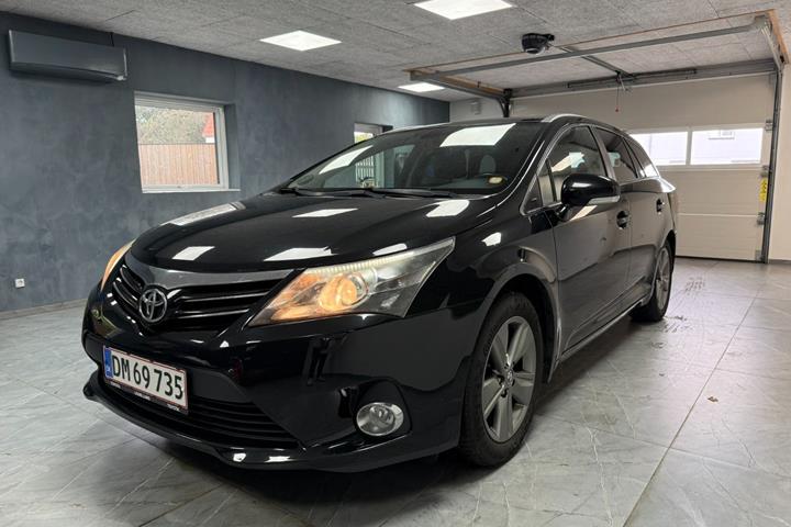 undefined Toyota Avensis fra 2015