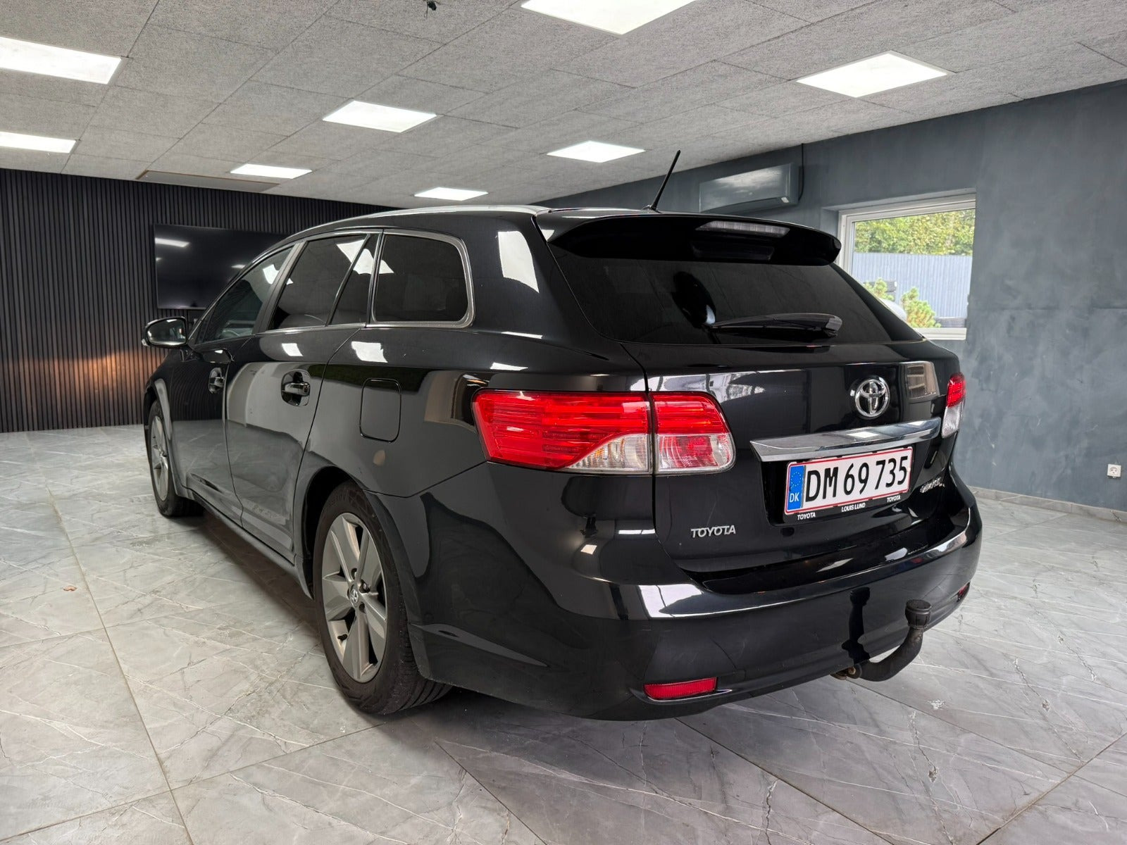 undefined Toyota Avensis fra 2015