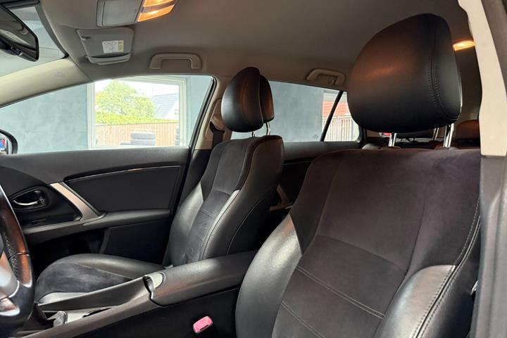 undefined Toyota Avensis fra 2015