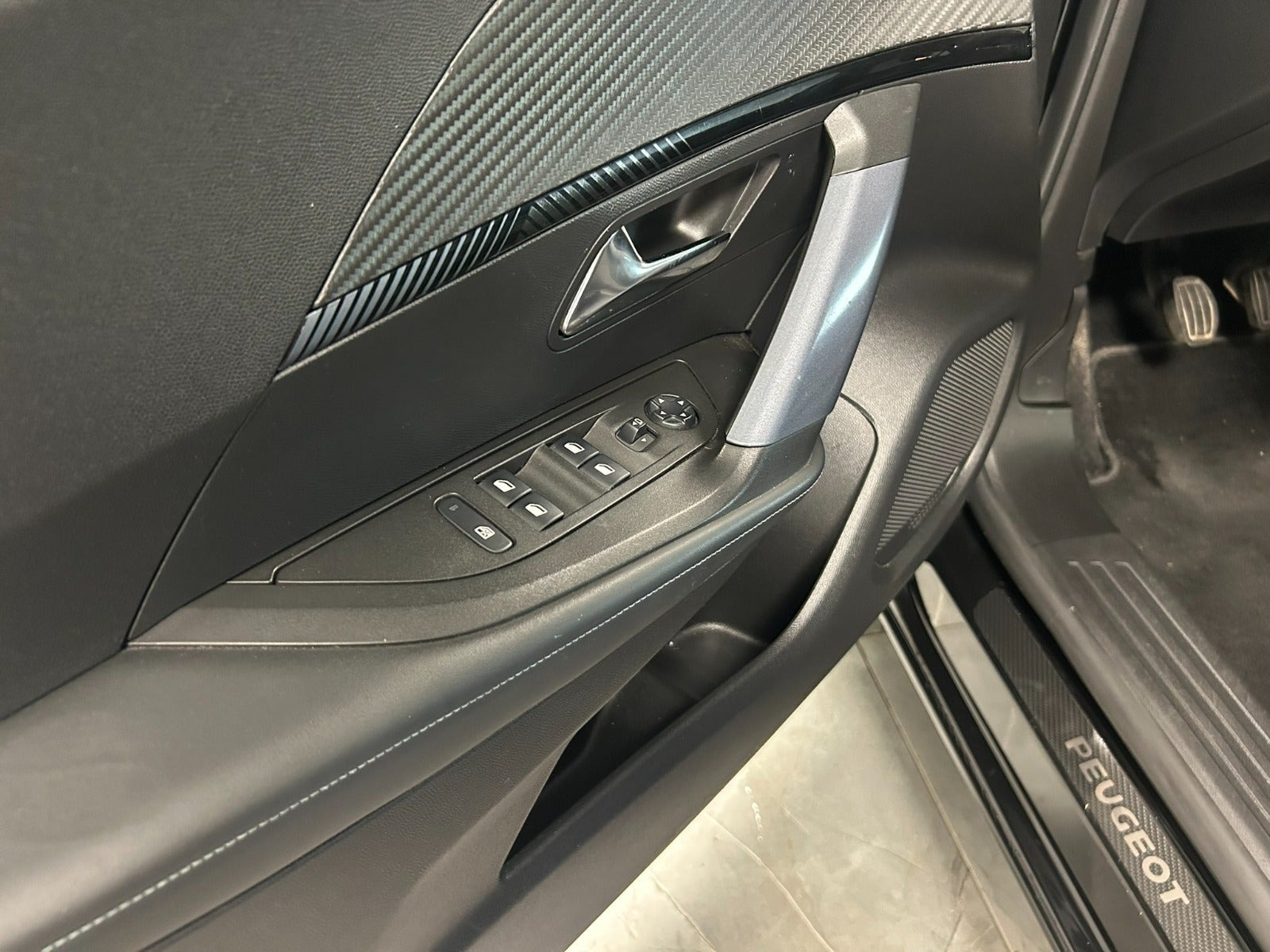 undefined Peugeot 2008 fra 2020