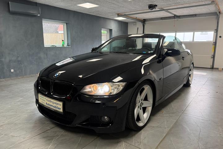 Rød BMW 325Ci fra 2006