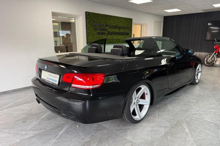 Rød BMW 325Ci fra 2006