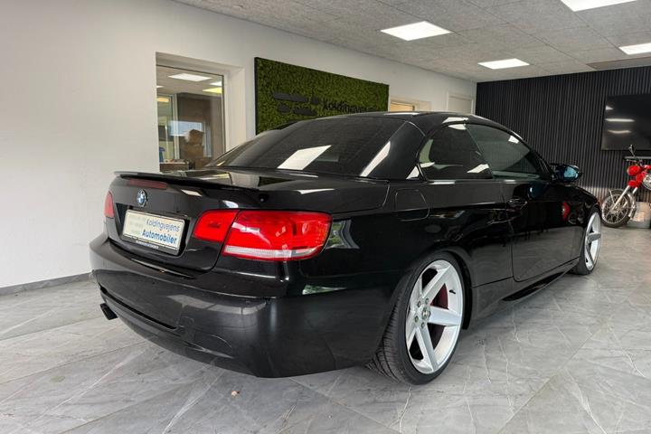 Rød BMW 325Ci fra 2006