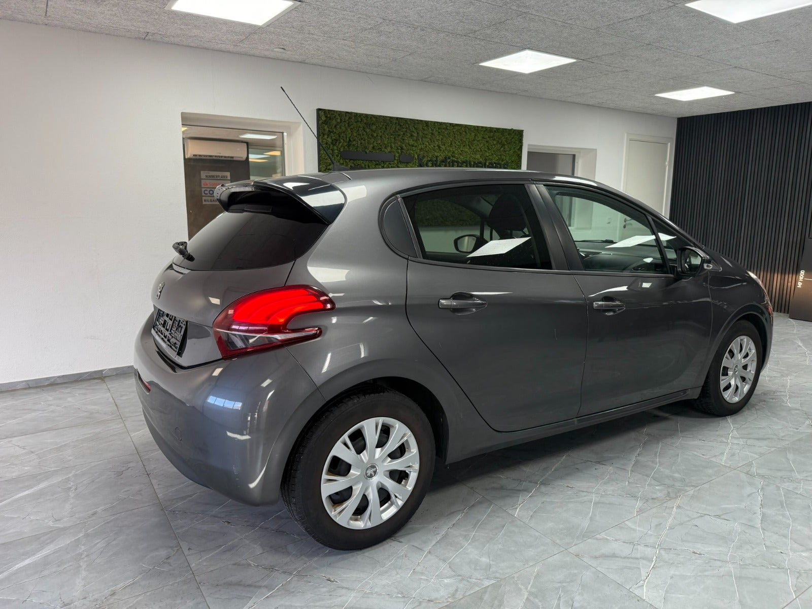 undefined Peugeot 208 fra 2018