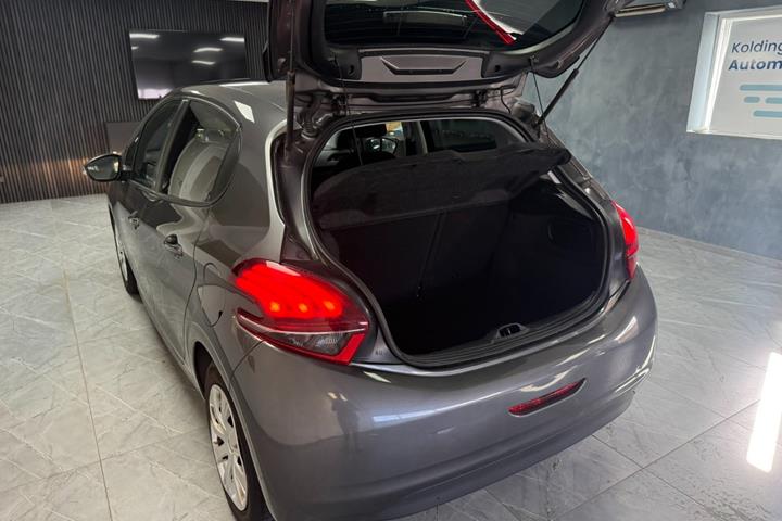 undefined Peugeot 208 fra 2018