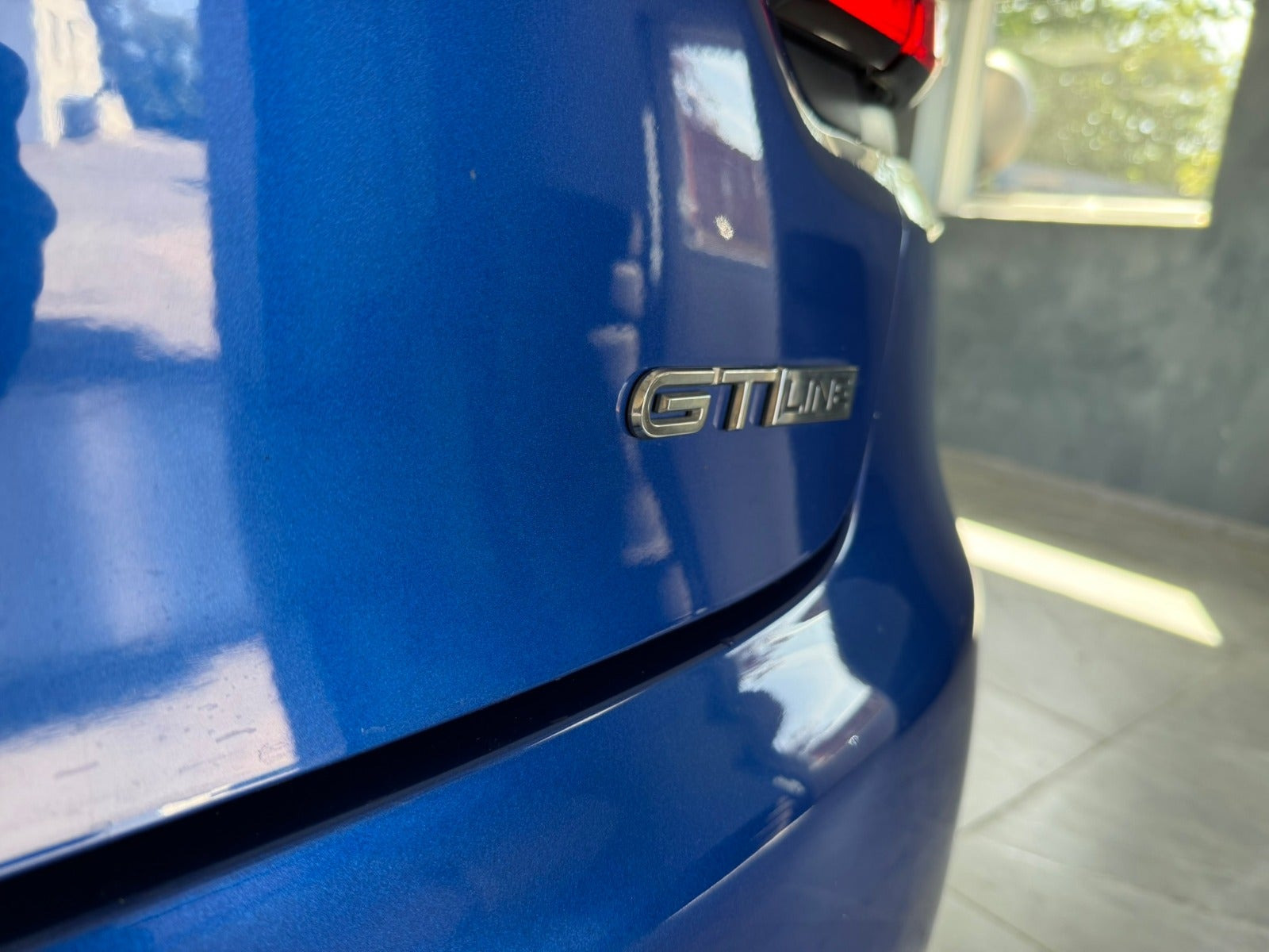 Rød Renault Clio IV fra 2017